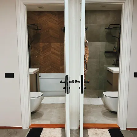 Old Town Luxury With Stunning Skyline - Spacious 2bed Apartment *