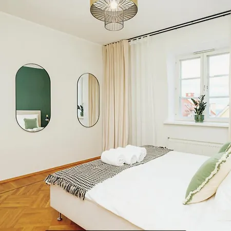 Апартаменты Old Town Escape With Stunning Skyline - Spacious 2bed *