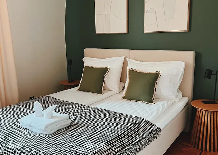 Old Town Escape With Stunning Skyline - Spacious 2bed Ταλίν