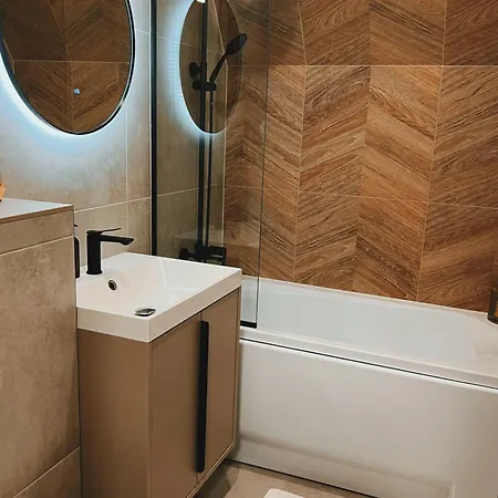 Old Town Luxury With Stunning Skyline - Spacious 2bed Tallinn