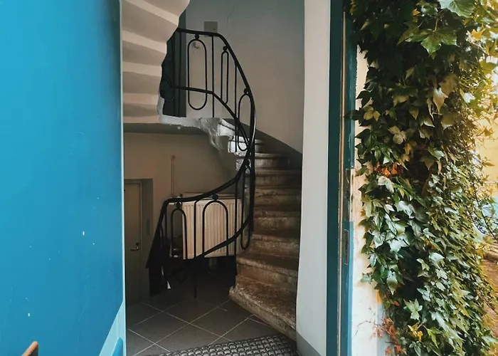 Apartment Old Town Escape With Stunning Skyline - Spacious 2bed